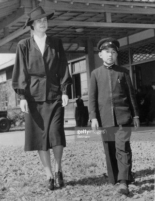 Japan-Emperor-Akihito-child_amenimario_ameniplan